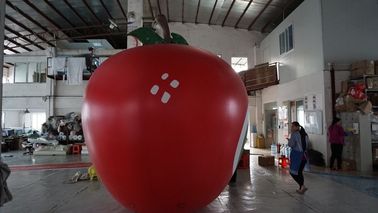 Balony w kształcie jabłoni o wysokości 3,5m. Kolor Pantone. Dopasowany duży nadruk